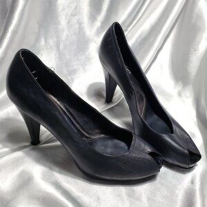 SIMPLY VERA black leather peep toe high heel pumps Sz 7.5M / Gladiola